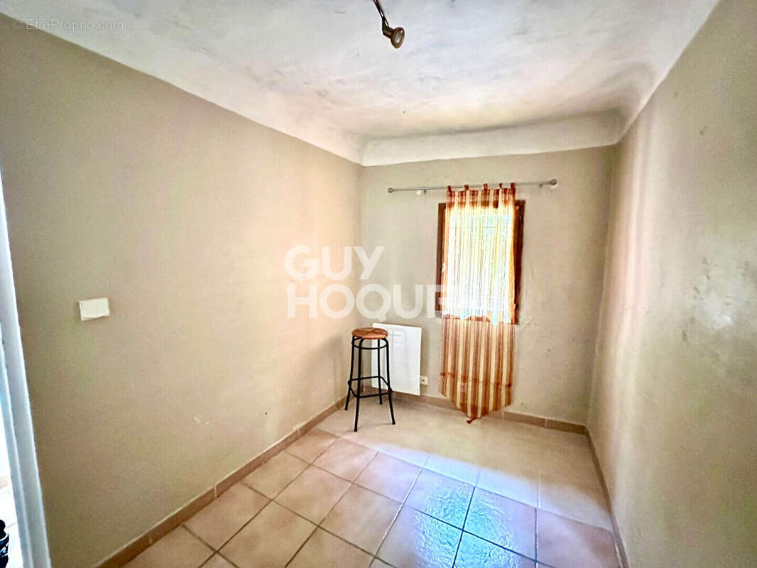Appartement à TOURVES