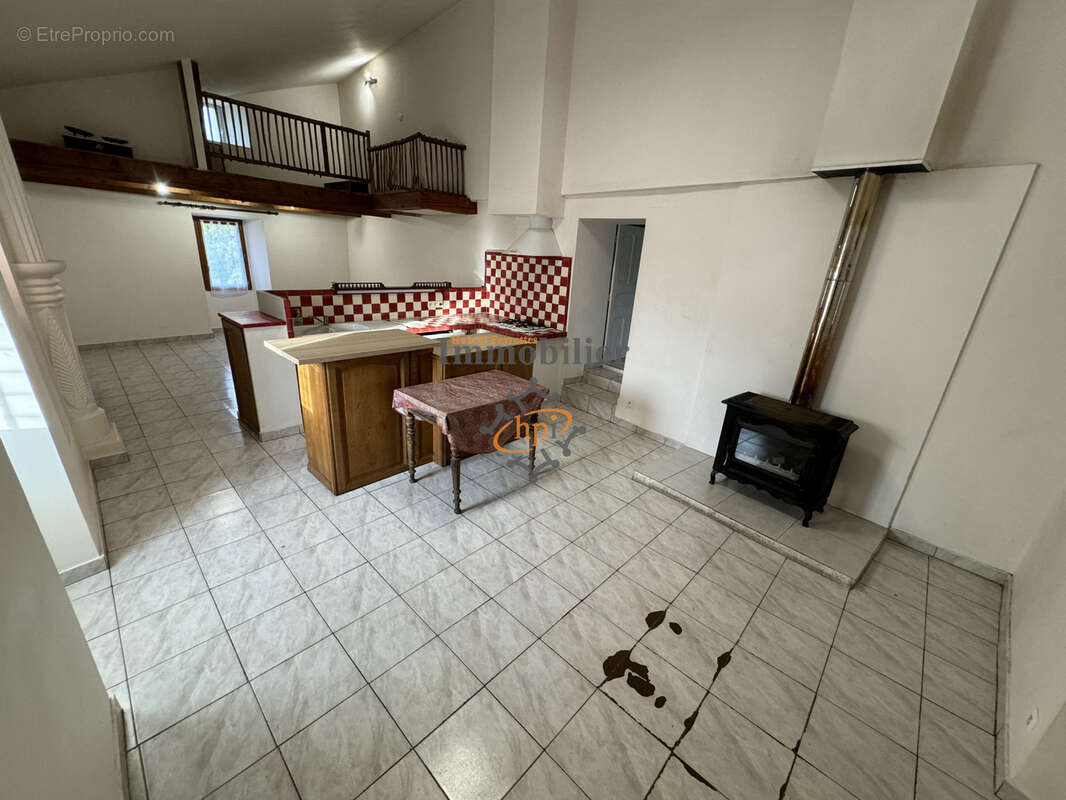 Maison à SAINT-ROME-DE-CERNON