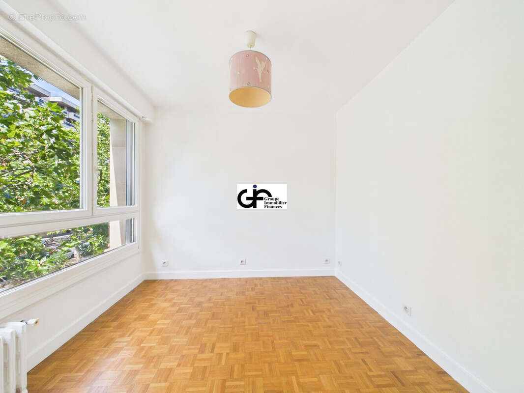 Appartement 76 m² à Paris-16e  - photo 8