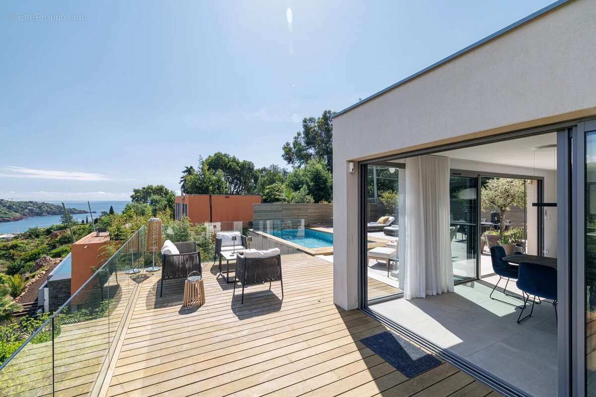 Maison à THEOULE-SUR-MER