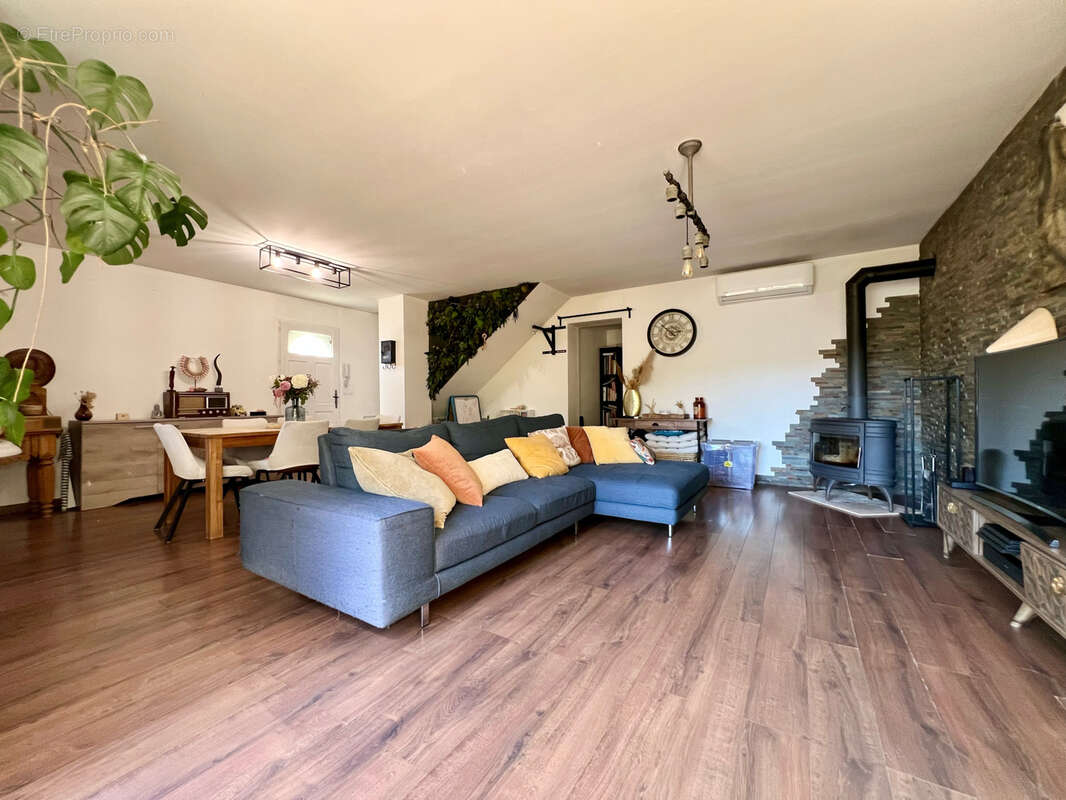 Maison à CUGES-LES-PINS