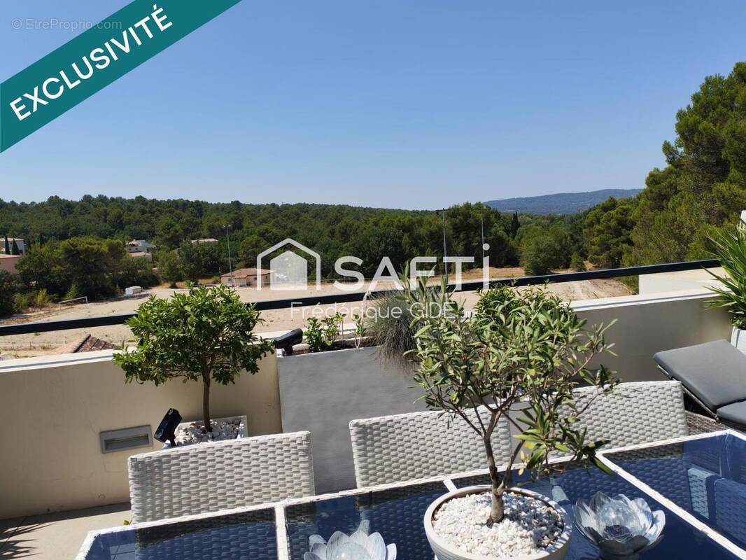 Photo 1 - Appartement à CHATEAUNEUF-LE-ROUGE