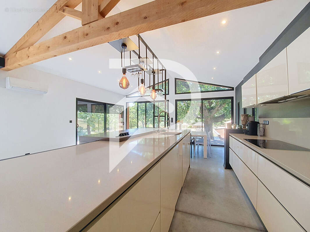 Maison à vendre Uchaux 7 pièce(s) 240 m2 - photo 3