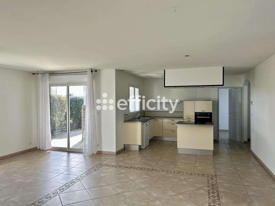 Maison à NIEULLE-SUR-SEUDRE