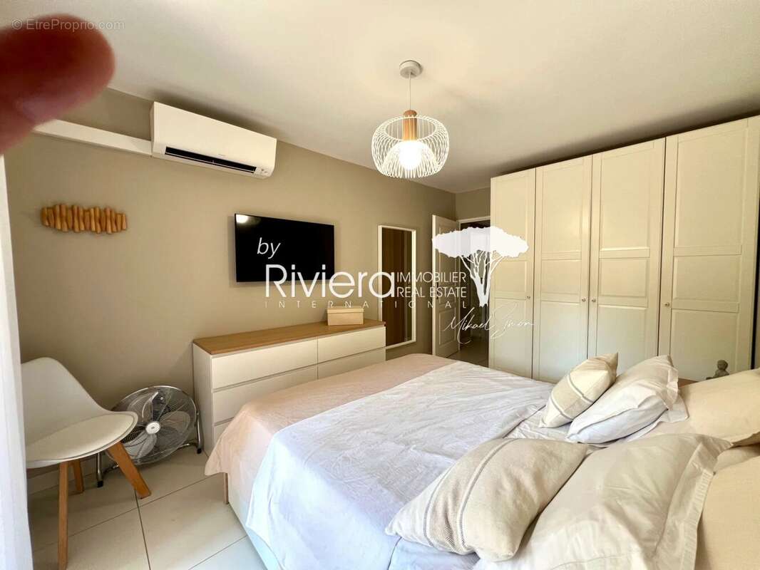 T2 avec terrasse piscine et double garage ! - photo 14