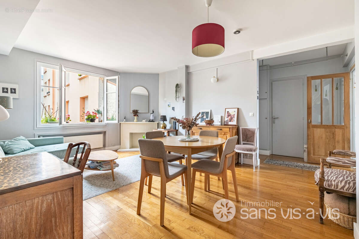 Appartement à COURBEVOIE