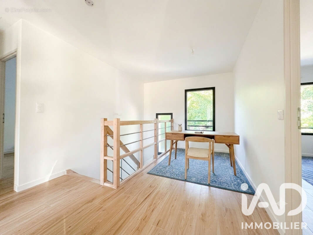 Maison 135 m² à Saulx-Les-Chartreux  - photo 7