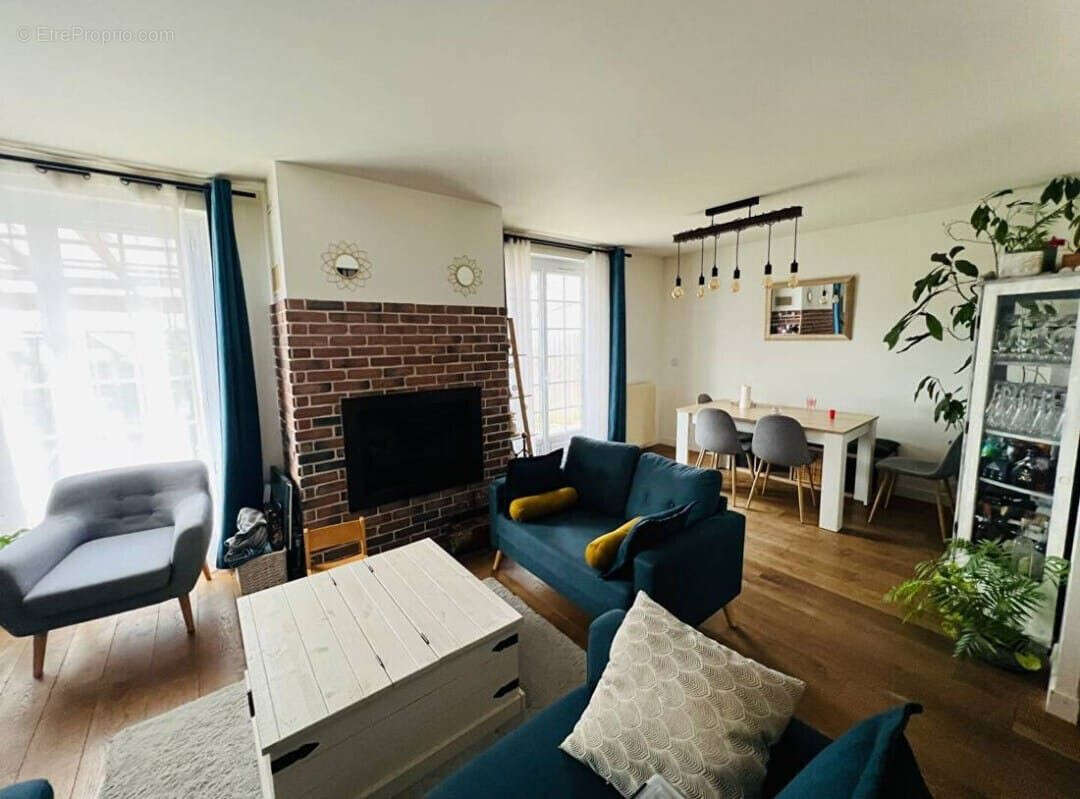 Maison 104 m² à Villeneuve-Le-Comte  - photo 7