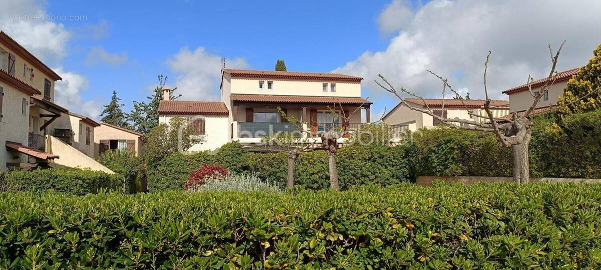 Appartement à CARQUEIRANNE