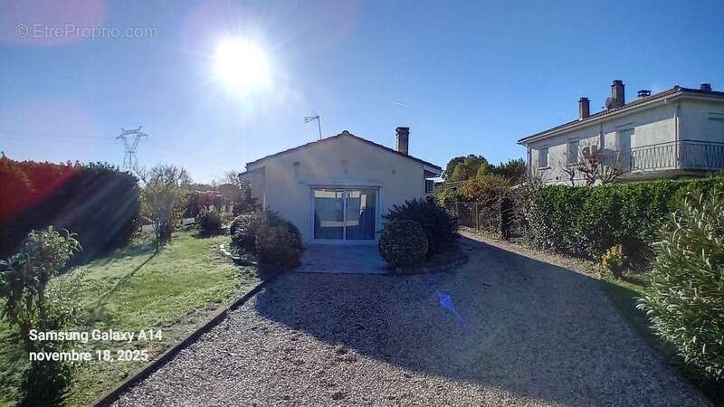 Maison à AMBARES-ET-LAGRAVE