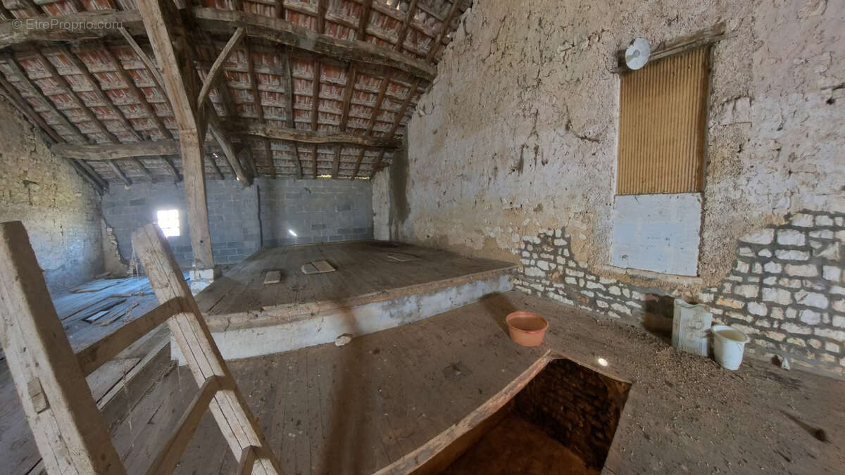 Maison à PAGNY-LA-BLANCHE-COTE