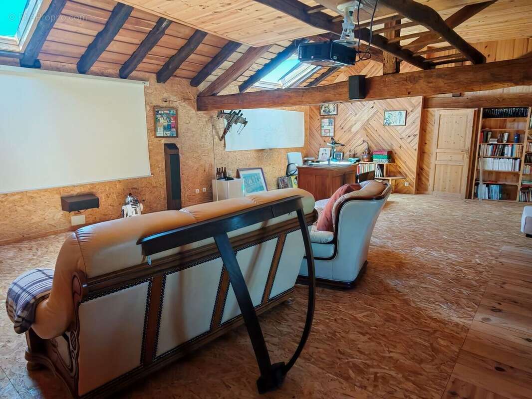 Grands volumes pour cette maison périgourdine sur 1 hectare de terrain - photo 7