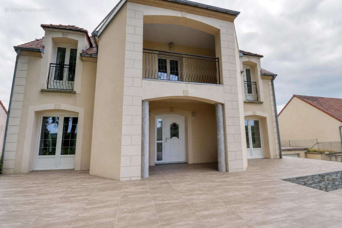 Maison à SEZANNE
