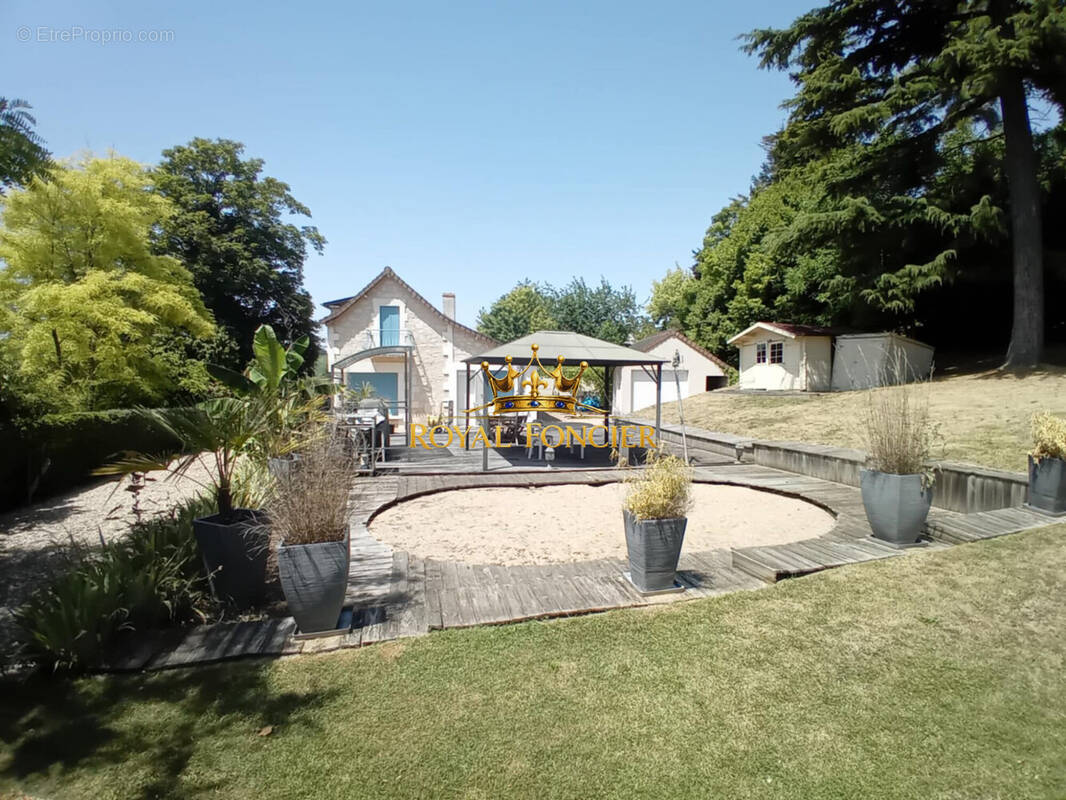 Maison de 76 m2 hab avec garage  - Maison à PREUILLY-SUR-CLAISE
