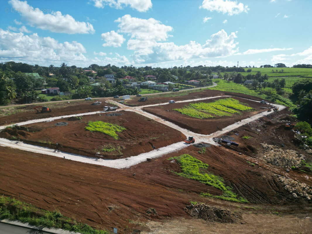 Terrain à LAMENTIN