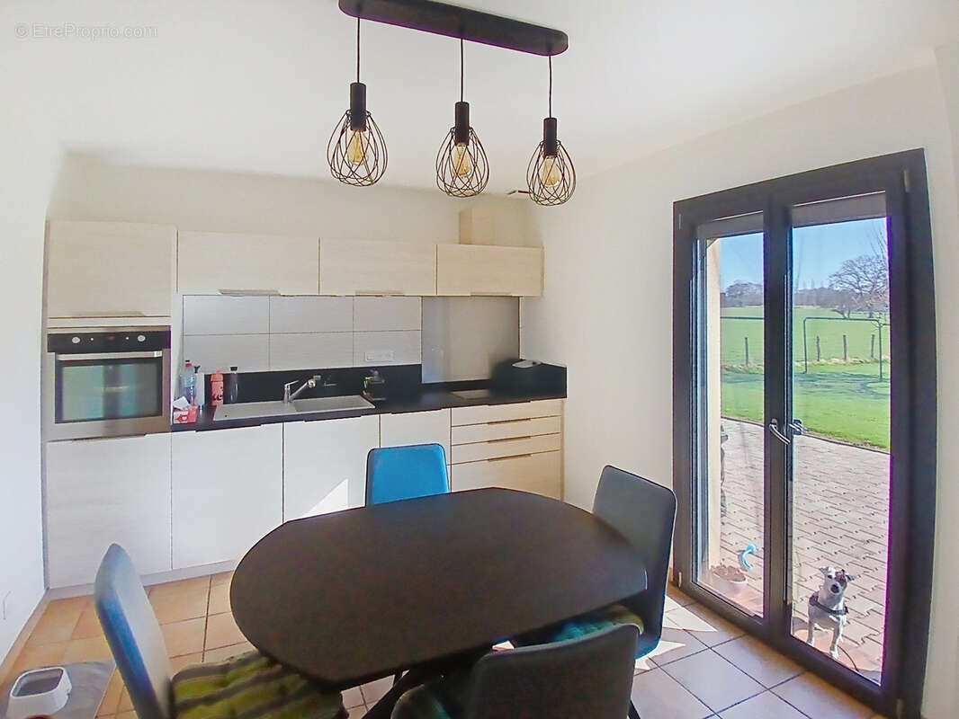 Maison à COURTELEVANT