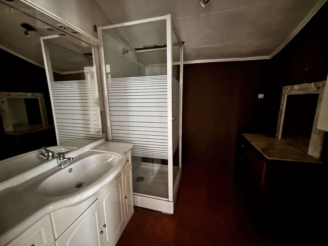 Appartement à MARSEILLE-1E