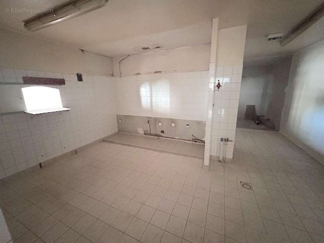 Photo 5 - Commerce à ORBEC