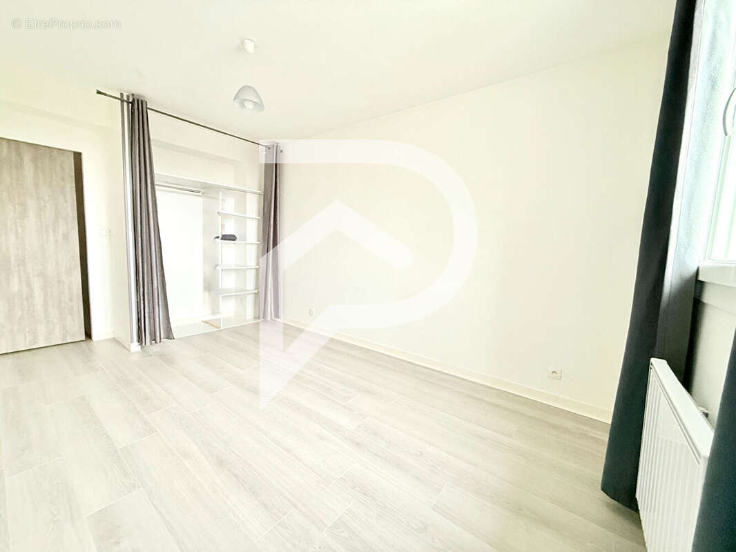 Appartement à SAINT-VAAST-LES-MELLO
