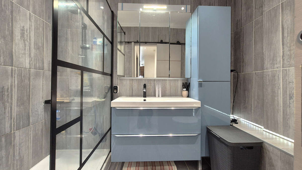 Appartement à MANDELIEU-LA-NAPOULE