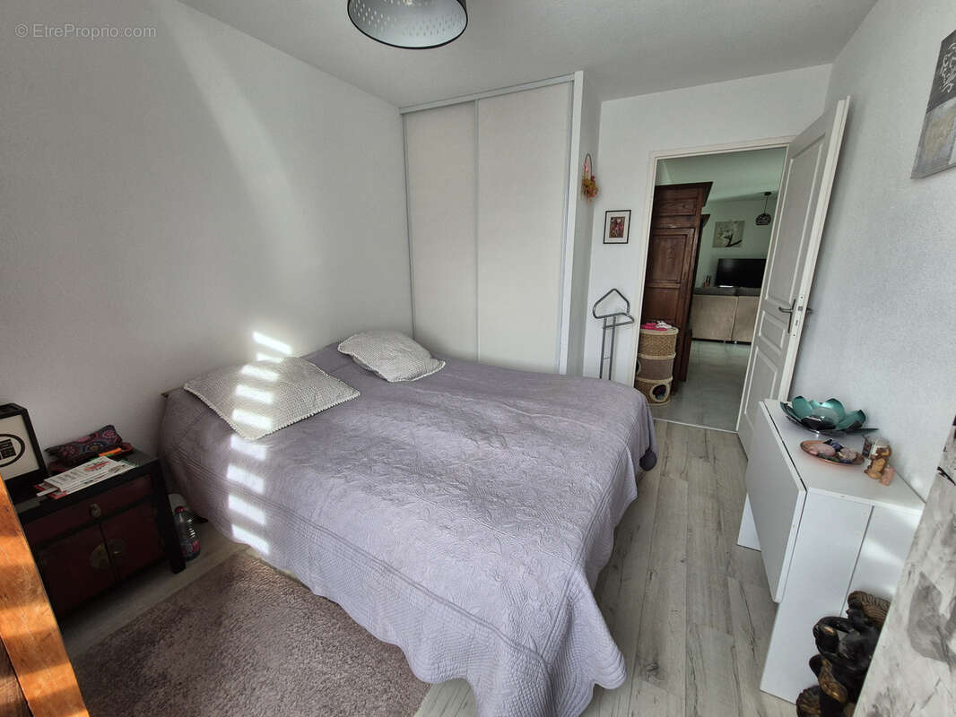 Maison à SAINT-LAURENT-DE-LA-PREE