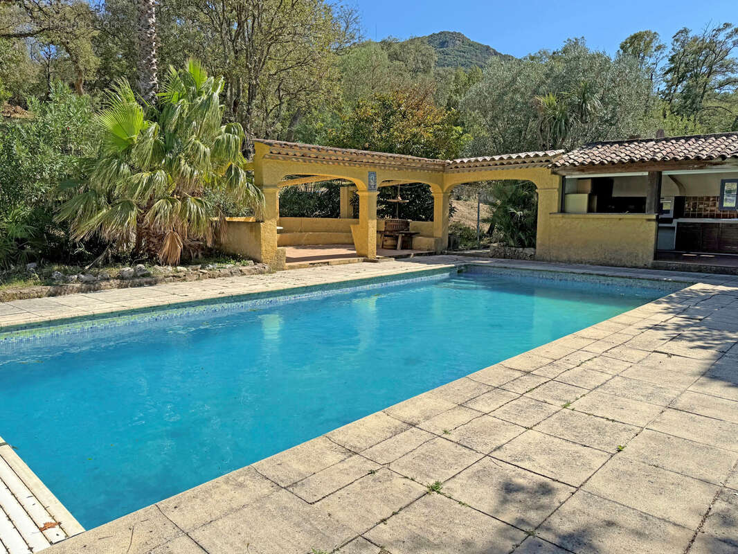 Maison à PLAN-DE-LA-TOUR