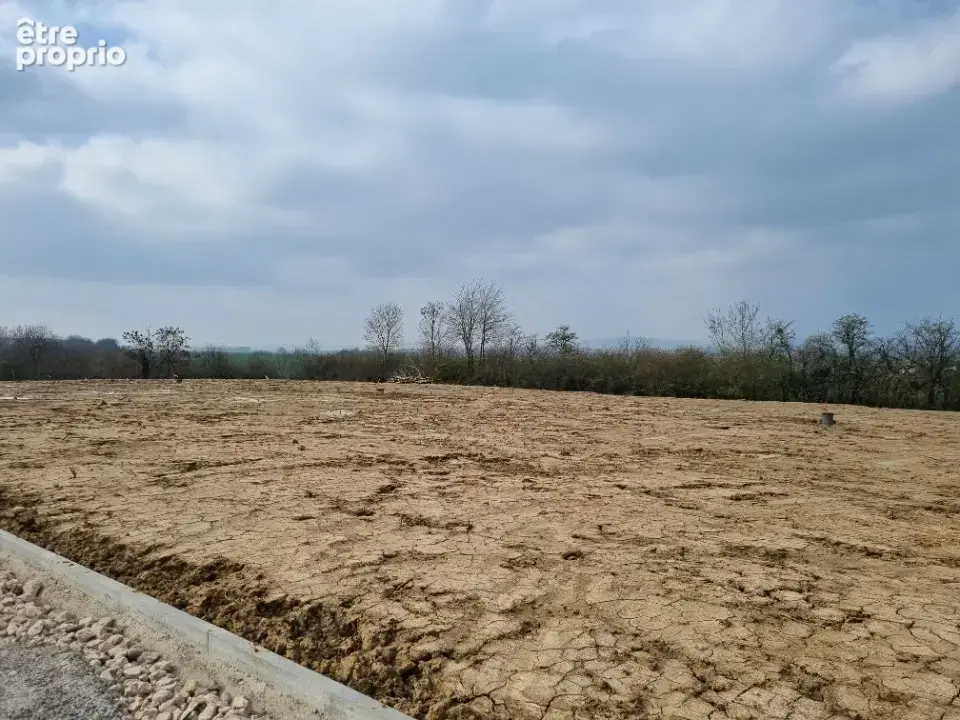 Terrain à VERNY