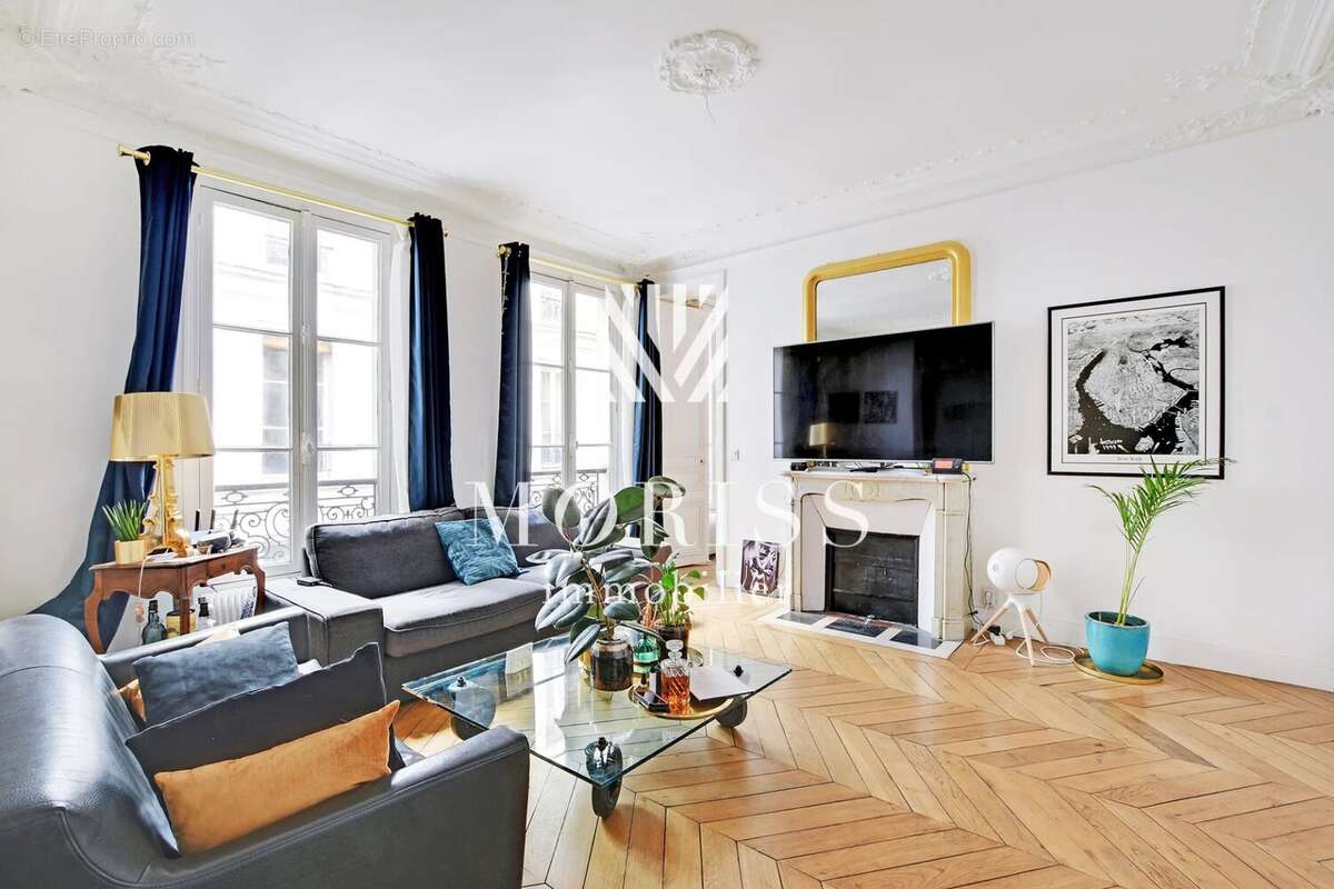 Appartement à PARIS-2E