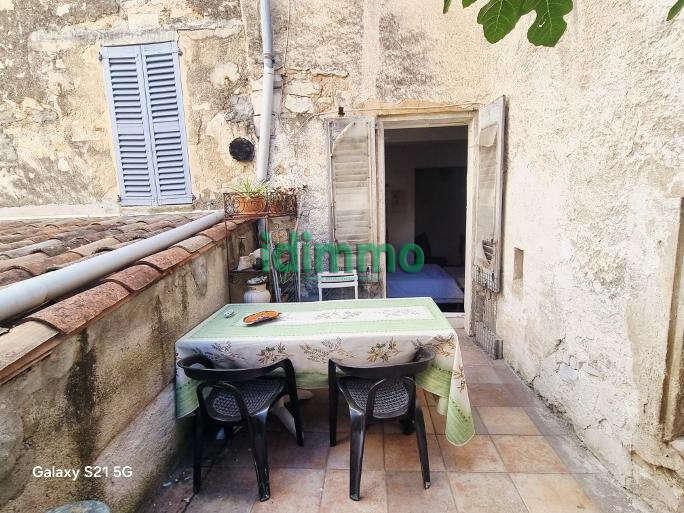 A voir Draguignan centre F3 de 95m traversant avec terrasse et cave 158000€ dpe d - photo 2