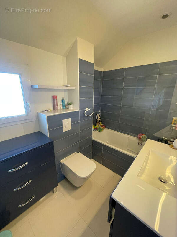 Maison à SAINT-JEAN-DE-BRAYE