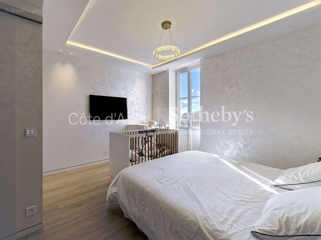 Saint-Jean-Cap-Ferrat, maison de village rénovée à 200 m de la mer - photo 9