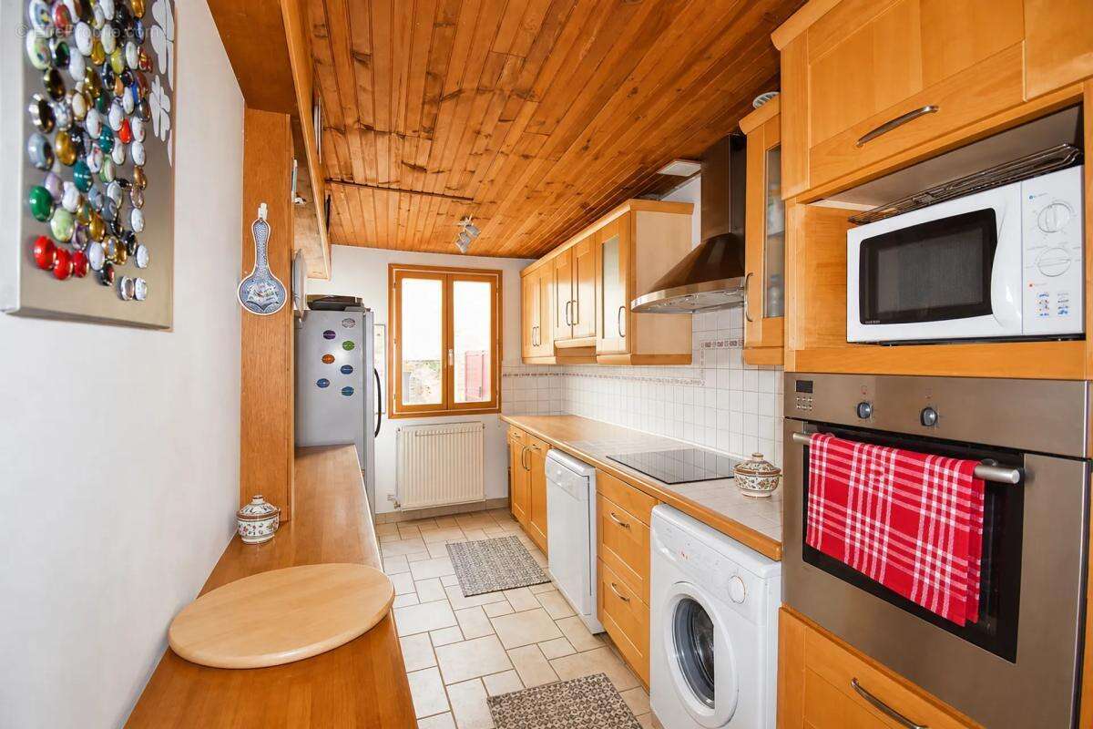 Maison familiale de 319 m² à Saintigny, 10 pièces - photo 3