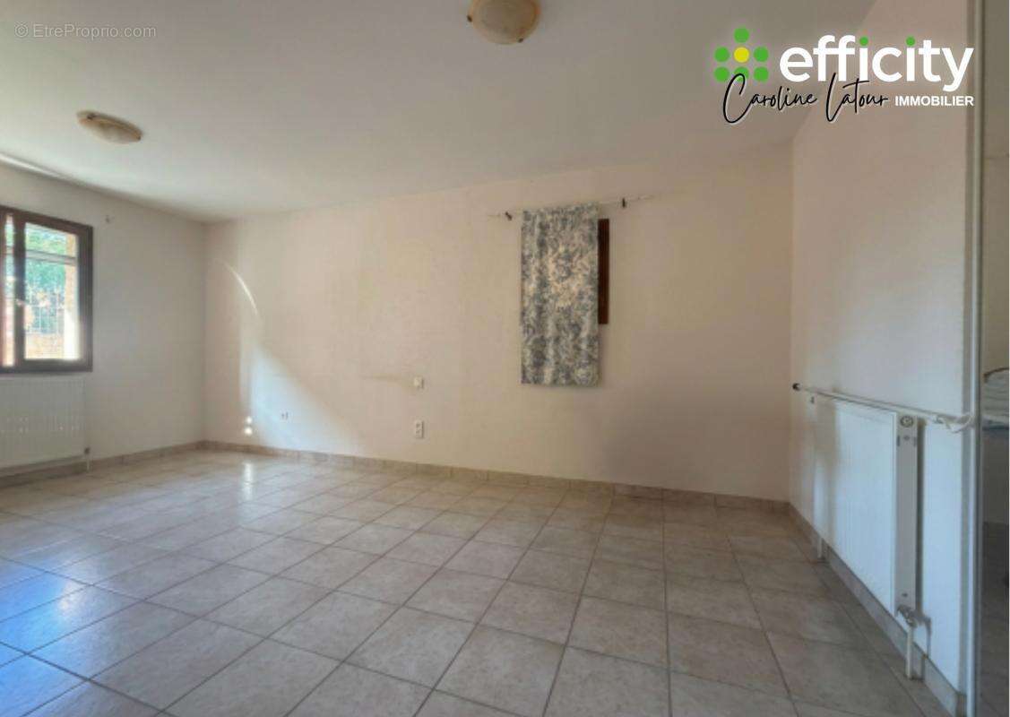 Maison 79 m² à Saint-Etienne-Le-Molard  - photo 12