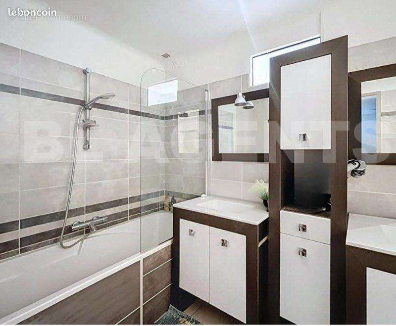 3093e2821c164b0db5ba41c180a80ee46c950dea - Maison à BRIGNOLES