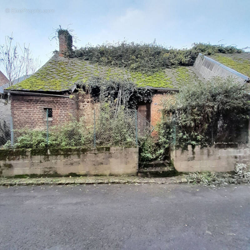 Maison à DERCY