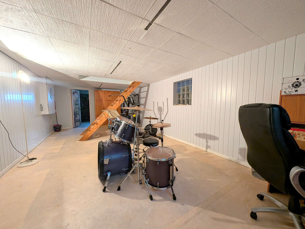 Pavillon sur sous-sol, terrain paysager 1760m2 - photo 13