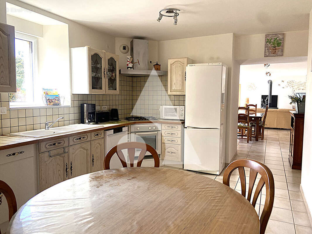 Maison à HENANBIHEN