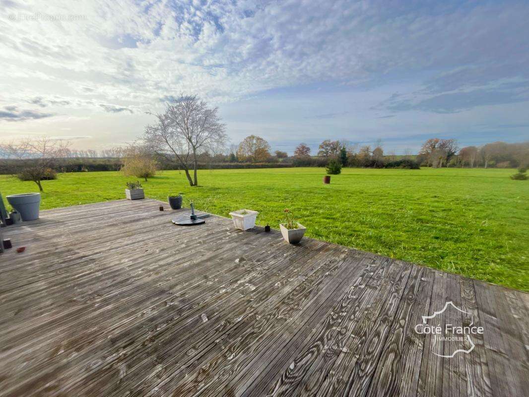 Maison à VIC-DE-CHASSENAY