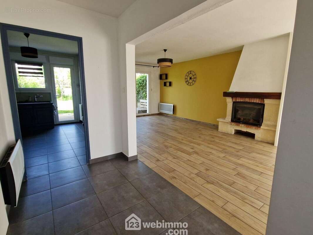 Sous un autre angle - Maison à LA ROCHE-SUR-YON