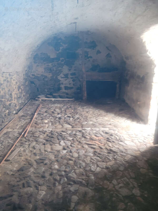 Maison à LA TOUR-D&#039;AUVERGNE