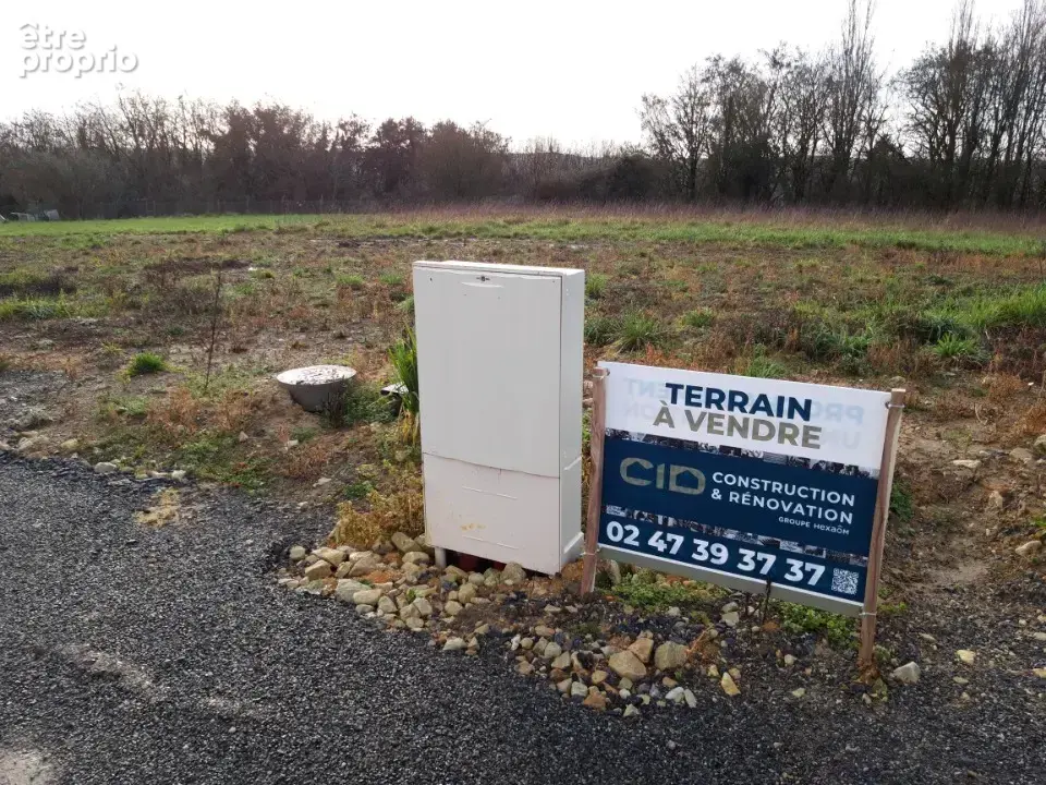 Terrain 650 m² à Beaumont-La-Ronce  - photo 2