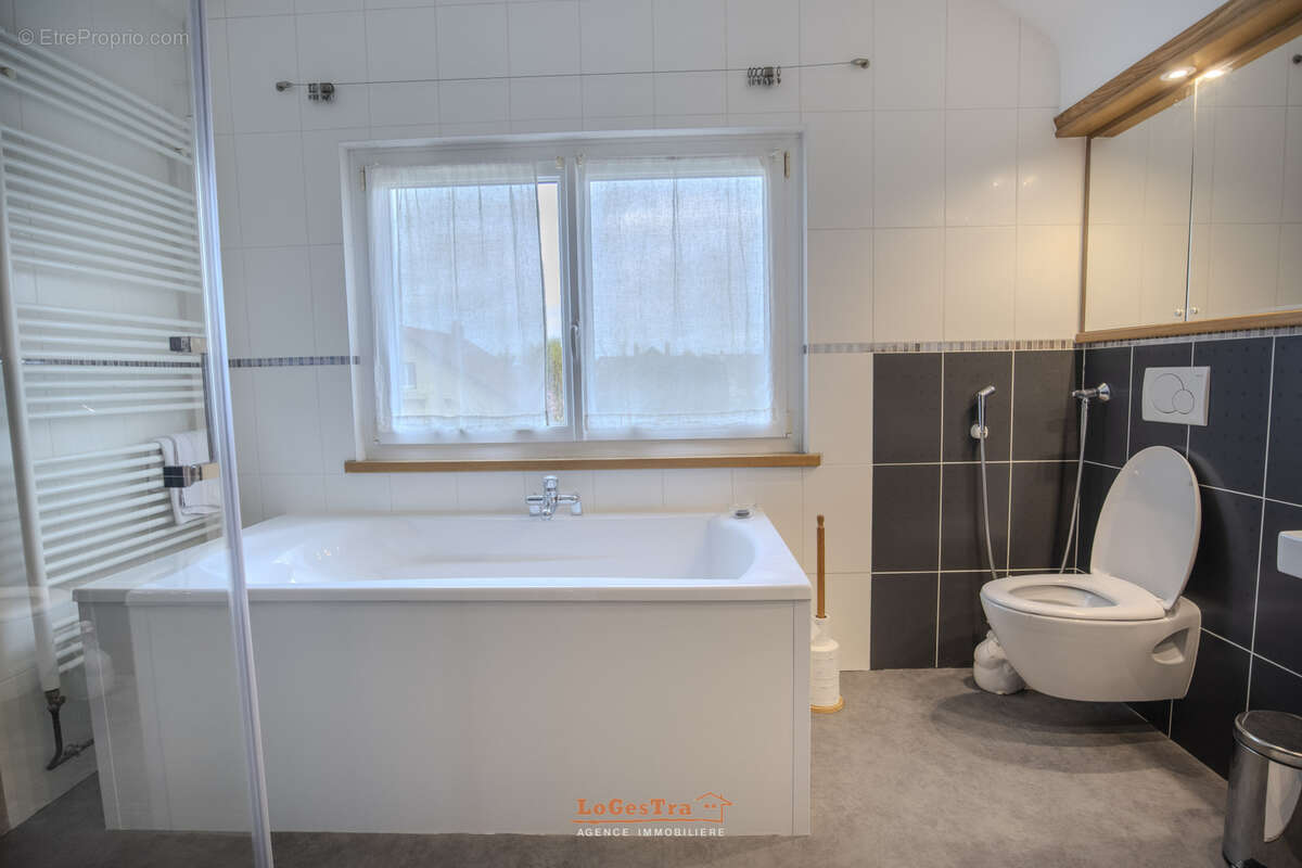 Maison à CONTREXEVILLE