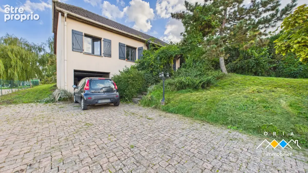 BEY-SUR-SEILLE - Maison 7 pieces avec terrain et piscine - photo 2