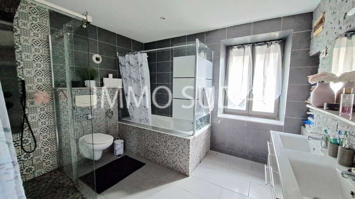 Maison à LIVET-ET-GAVET