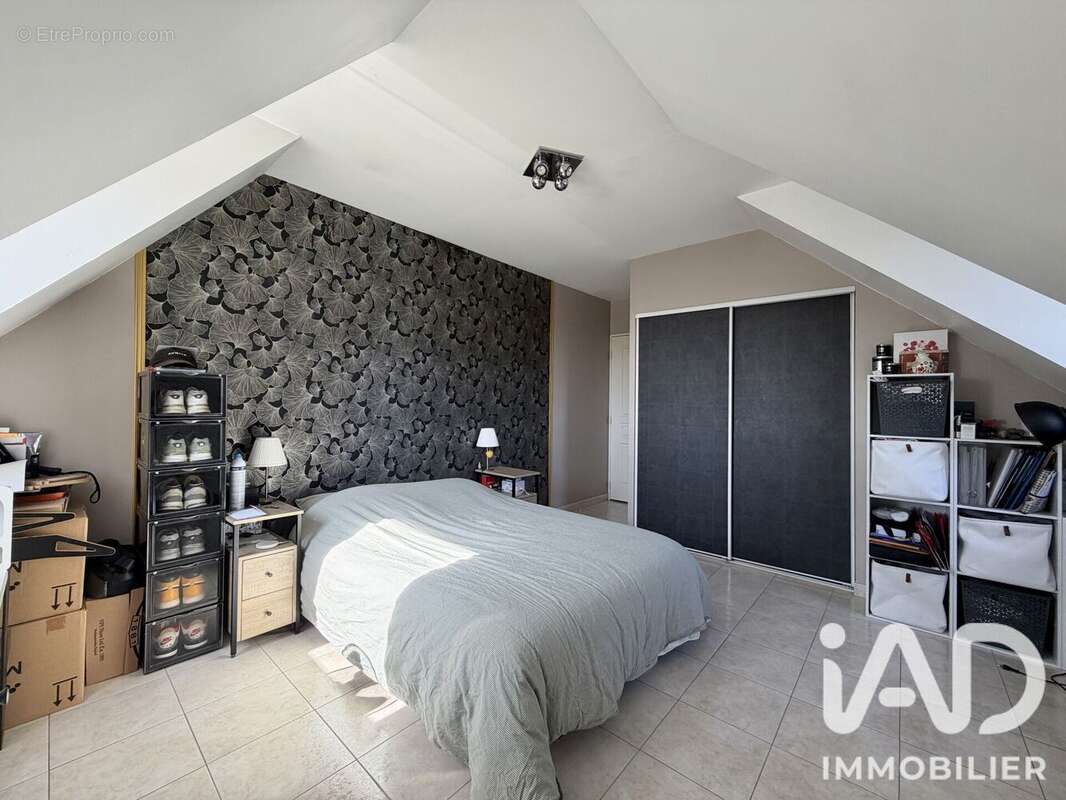 Appartement 51 m² à La Ville-Aux-Dames  - photo 8