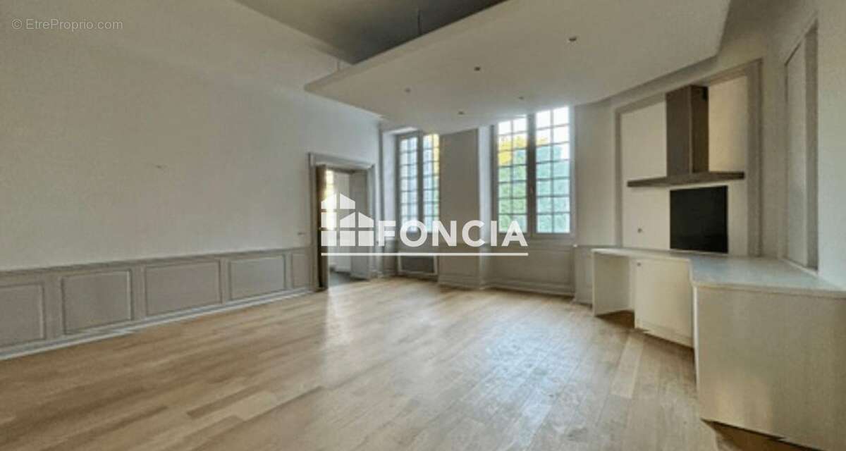 Place royale - appartement d'exception - photo 2