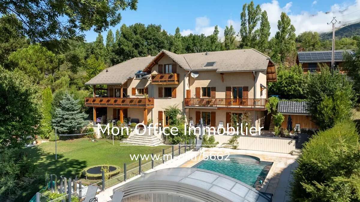 Référence : 5662-MTE. - Bâtisse avec gîtes de 400 m2 - piscine - vue magnifique sur le Lac - photo 2