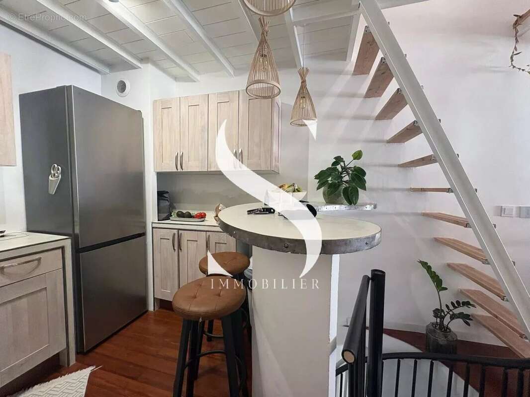 VALLAURIS - Maison de ville indépendante à vendre - photo 3