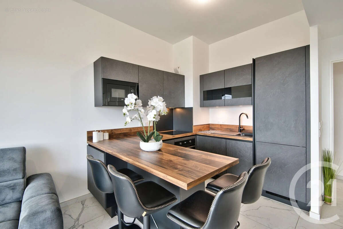 Appartement à VILLENEUVE-LOUBET