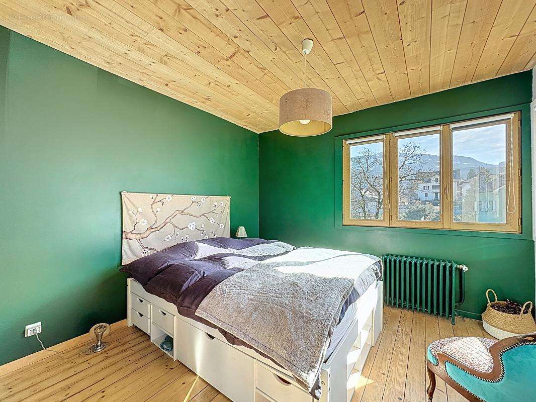 Maison à LA ROCHE-SUR-FORON